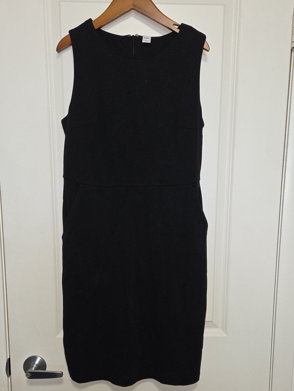 Old Navy Black Sleeveless Midi Sheath Dress
